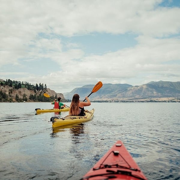 Kayaking with Hoodoo Adventures on Okanagan Lake in Penticton.