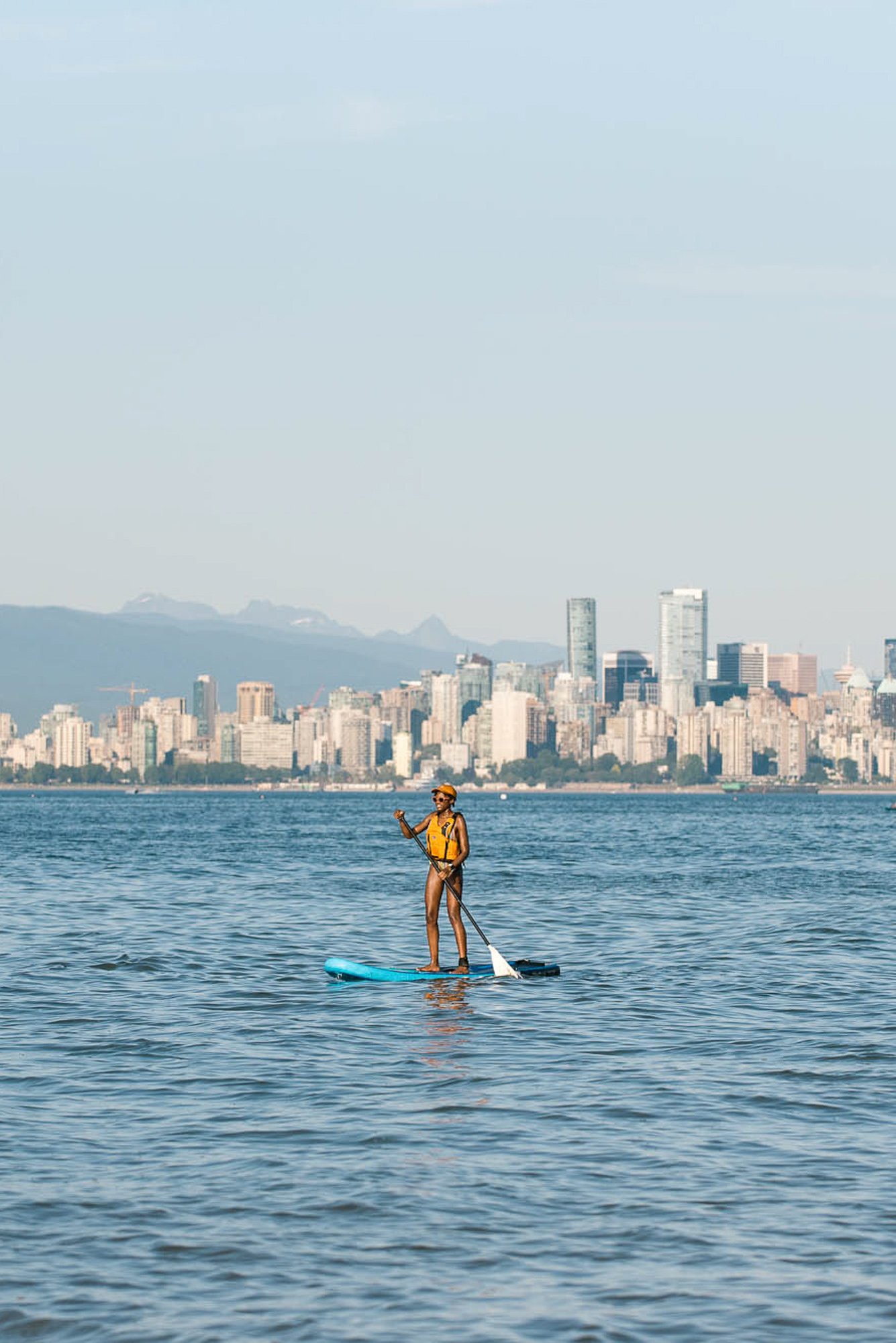 Stand-up paddleboarding in Vancouver | @jujumil