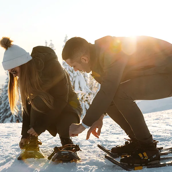 Paseos con raquetas de nieve en Grouse Mountain | Destination Vancouver/Rishad Daroowala