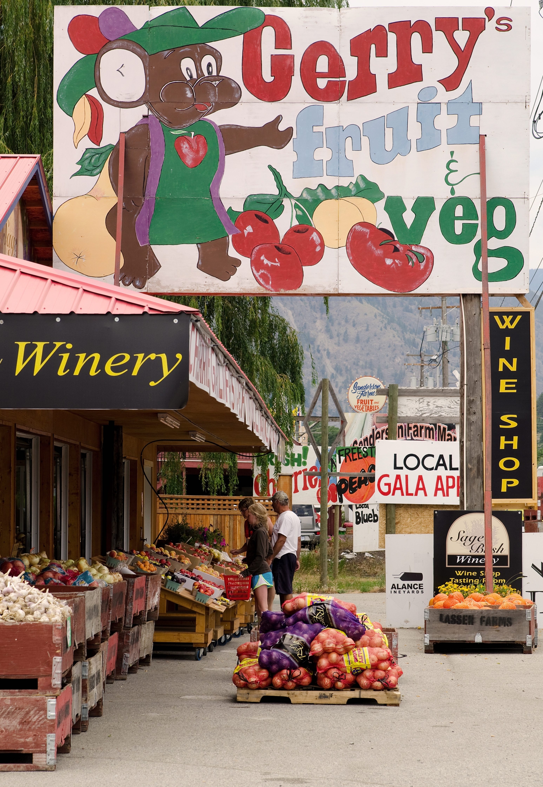 Gerry's Fruit Stand, Keremeos, Similkameen, BC