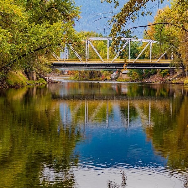 Bridge over the Kettle River during fall in Grand Forks