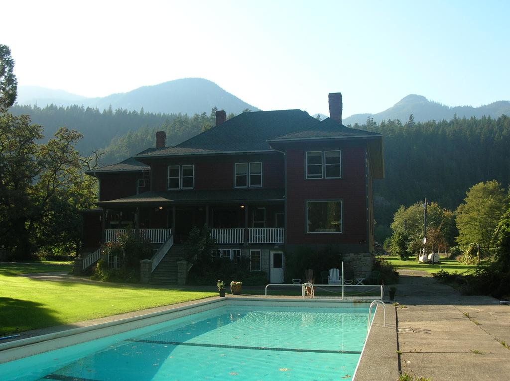 Sasquatch Crossing Eco Lodge, east of Chilliwack.