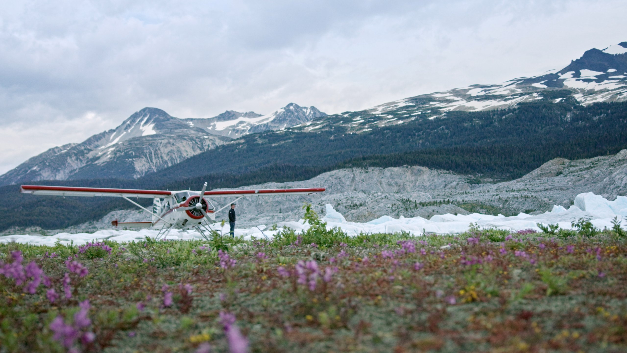 Floatplane in BC's South Chilcotin Mountains