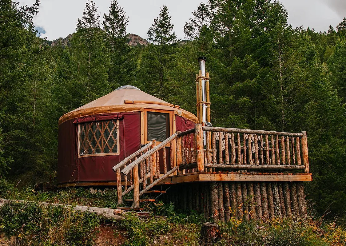 Cozy yurt | @radiusretreat