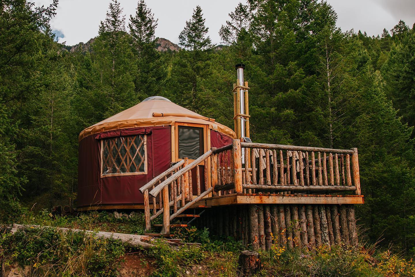 Cozy yurt | @radiusretreat