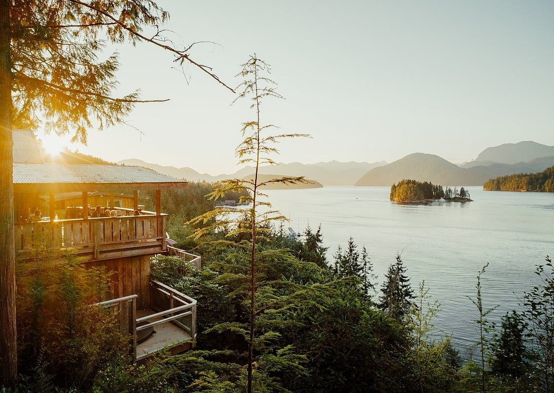Blick auf den Sechelt Inlet von der West Coast Wilderness Lodge in Egmont.