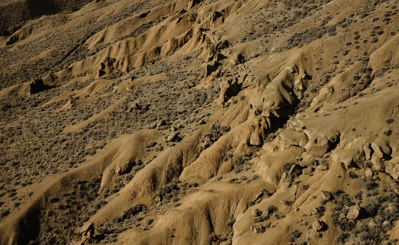 Vista de la ladera de una montaña