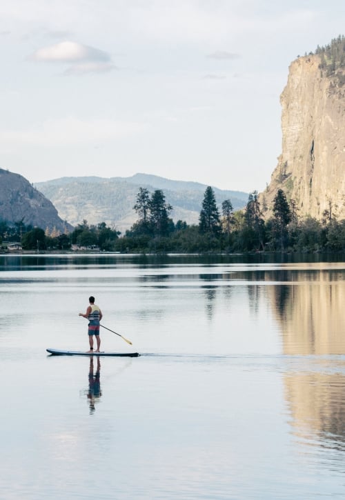 Stand-up-Paddling auf dem Vaseux Lake im Okanagan Valley