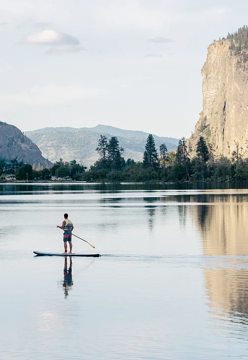 Stand-up-Paddling auf dem Vaseux Lake im Okanagan Valley