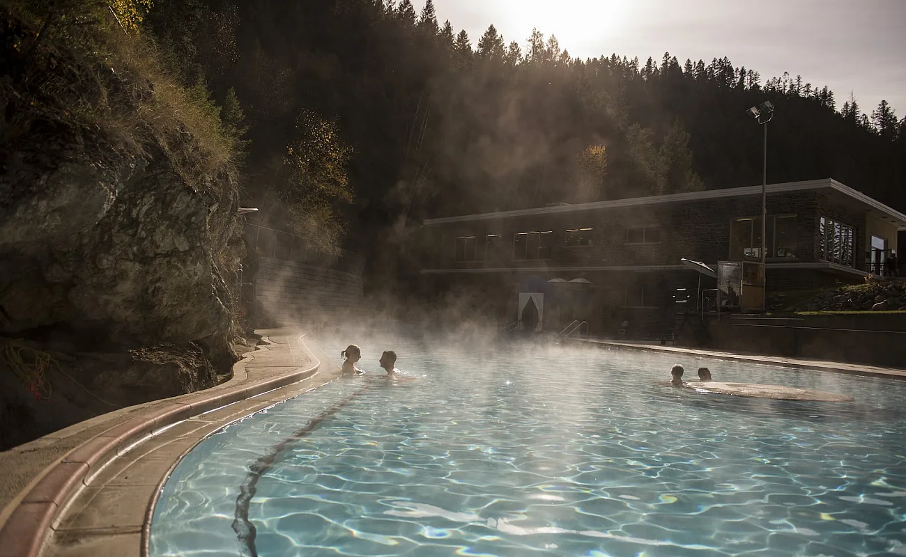 Badegäste genießen die Radium Hot Springs