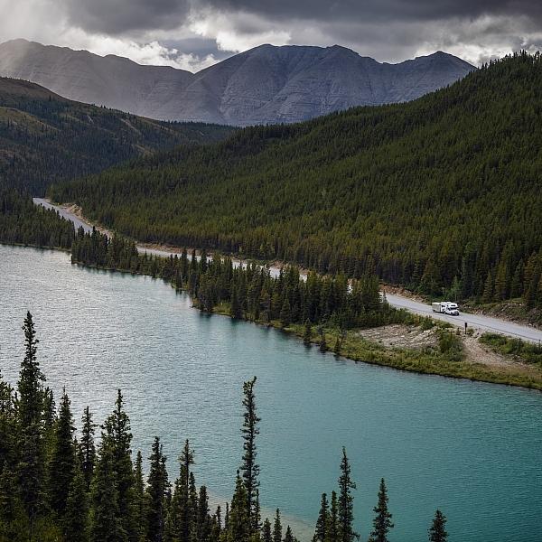 The Alaska Highway along Summit Lake in Stone Mountain Provincial Park | Northern BC Tourism/Andrew Strain