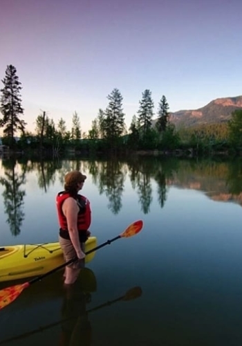 A person in a kayak in Enderby, BC