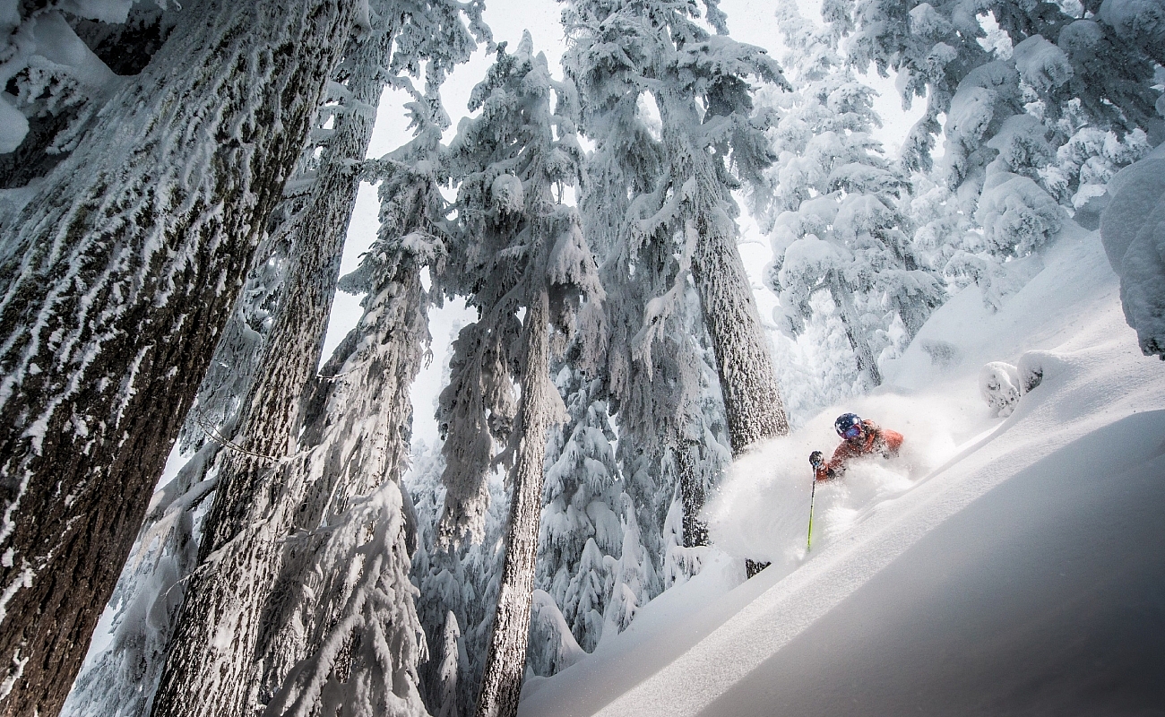 Skifahrer*in am Blackcomb Mountain in Whistler