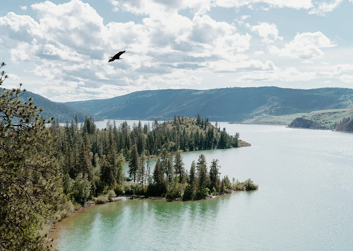 Lago Kalamalke, vista aérea, lago azul