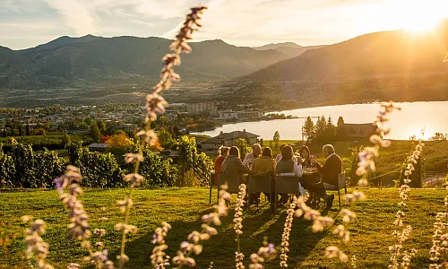 Outdoor dining in Penticton with Okanagan Lake in the background | Kari Medig