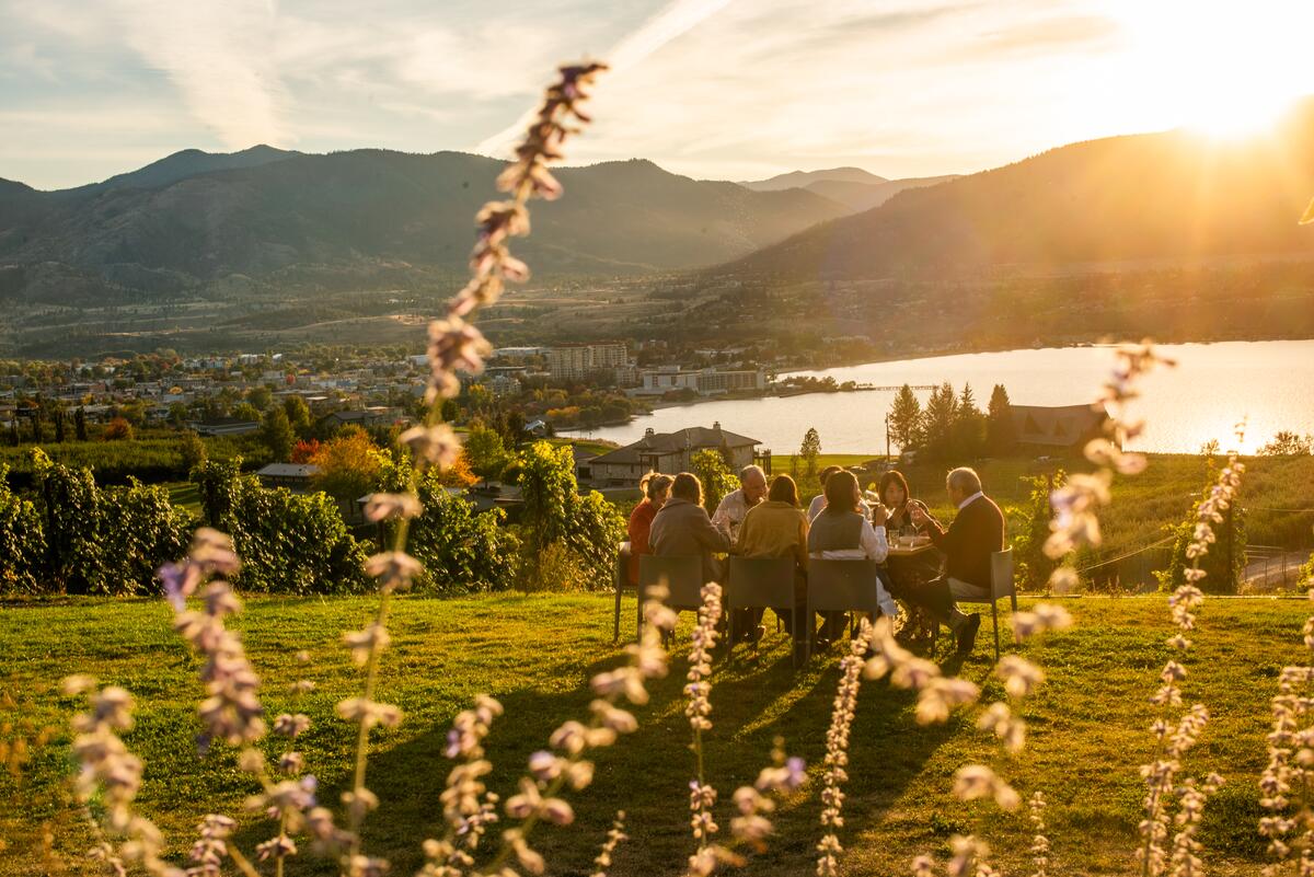 Outdoor dining in Penticton with Okanagan Lake in the background | Kari Medig