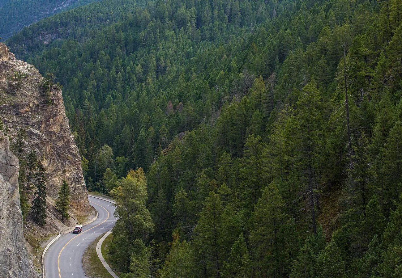 Carretera que atraviesa el Parque Nacional de Kootenay