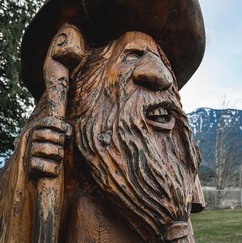Chainsaw carving The Wizard by Randy Swope - Hope BC