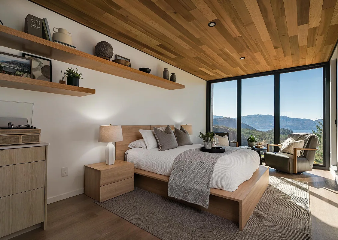 Niche Winery – Innenansicht der „Outside Inn Cabins“ mit malerischem Ausblick.